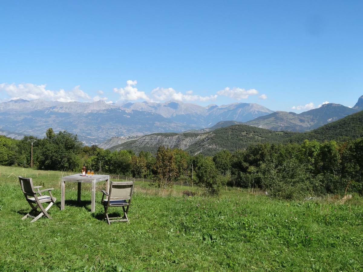 Maison D'Hotes L'Arnica Bed & Breakfast La Bréole Екстериор снимка